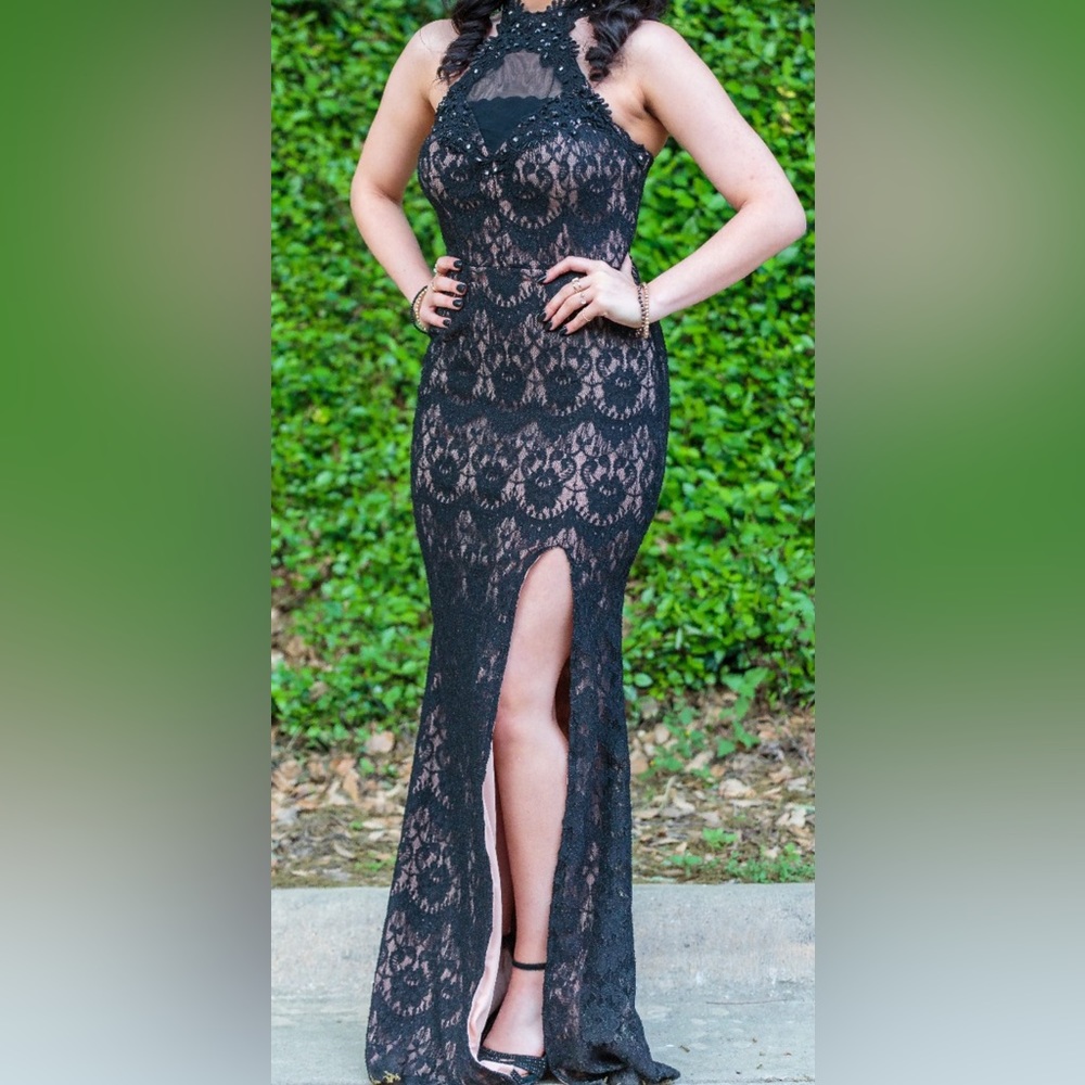 Black & Nude Long Lace Dress